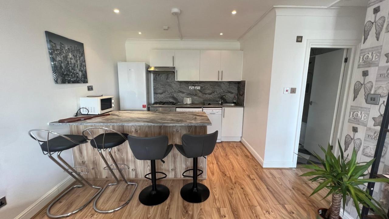 Comfy 2 Bedroom Apartments - Finchley Road, Londres Exterior foto