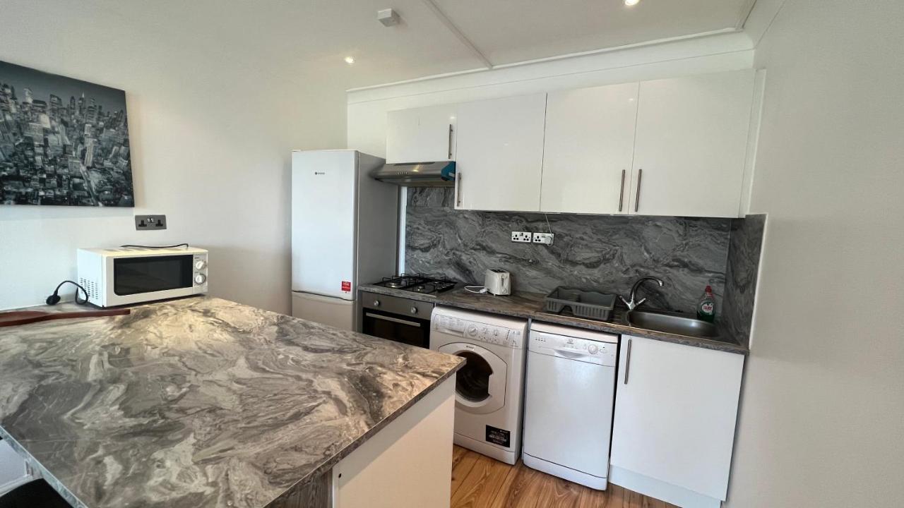 Comfy 2 Bedroom Apartments - Finchley Road, Londres Exterior foto