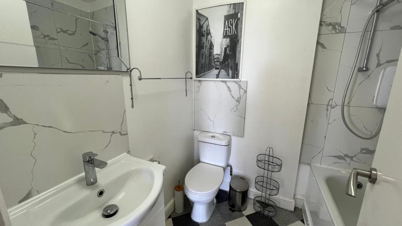 Comfy 2 Bedroom Apartments - Finchley Road, Londres Exterior foto