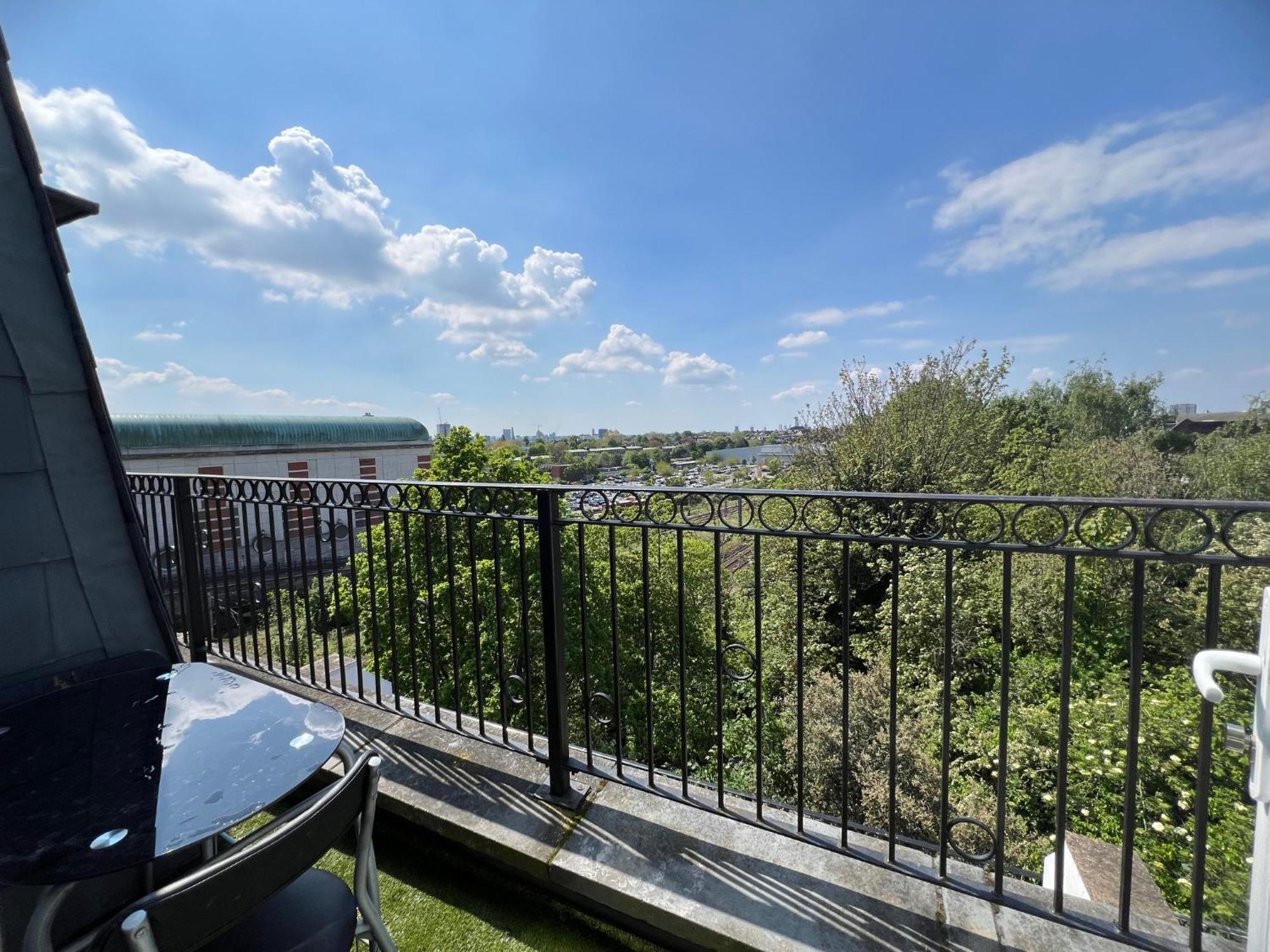 Comfy 2 Bedroom Apartments - Finchley Road, Londres Exterior foto